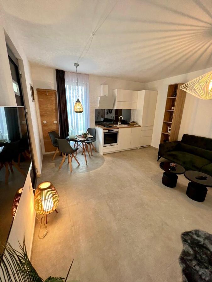 Apartmani Cube A 메덜린 외부 사진
