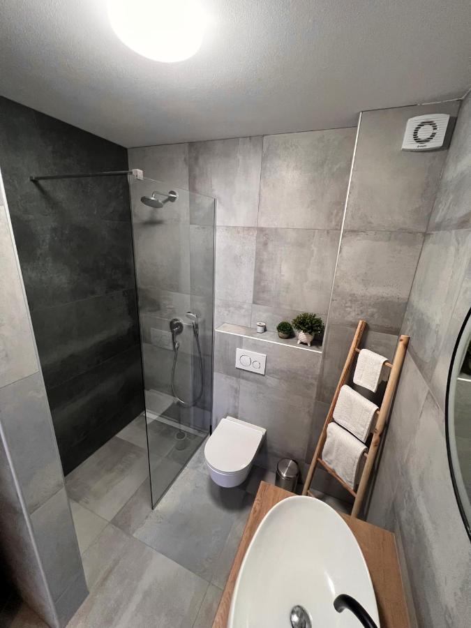 Apartmani Cube A 메덜린 외부 사진