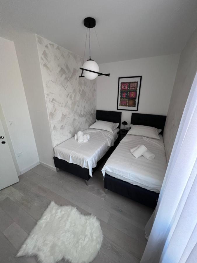 Apartmani Cube A 메덜린 외부 사진